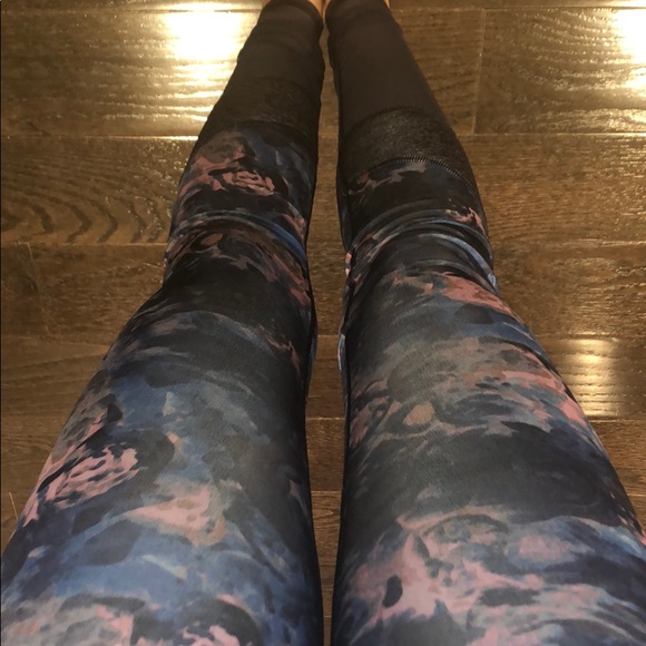 Floral lululemon leggings - Picture 3 of 7